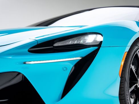 Used 2023 McLaren Artura image 58