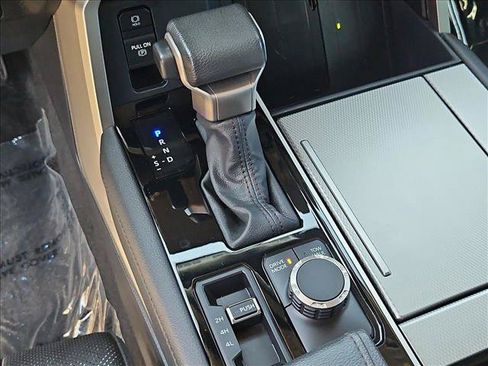 Used 2024 Toyota Sequoia Limited AWD/4WD image 18