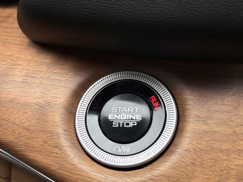 Used 2025 Jeep Grand Cherokee L Summit image 28