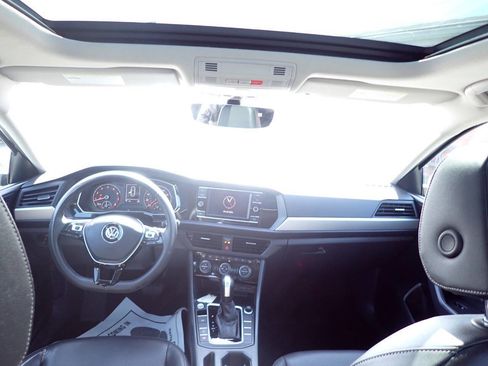 Used 2020 Volkswagen Jetta SE image 10