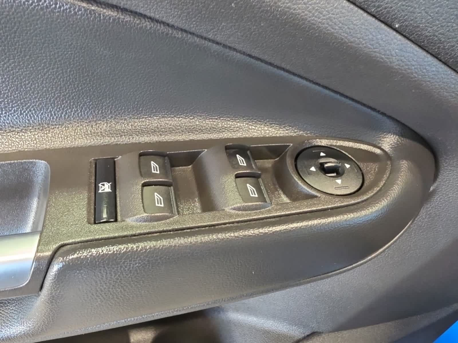 Used 2018 Ford Escape SE w/ SE Sync 3 Package FWD image 16