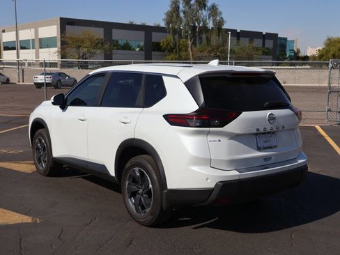 Used 2026 Nissan Rogue SV FWD image 6