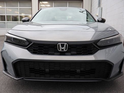 Used 2025 Honda Civic Sport image 2