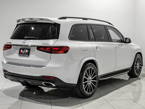 Used 2024 Mercedes-Benz GLS 580 4MATIC image 5
