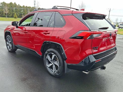 Used 2021 Toyota RAV4 SE image 5