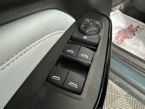 Used 2025 Chevrolet Trax LT image 37