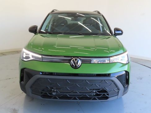 New 2026 Volkswagen Taos SE FWD image 10