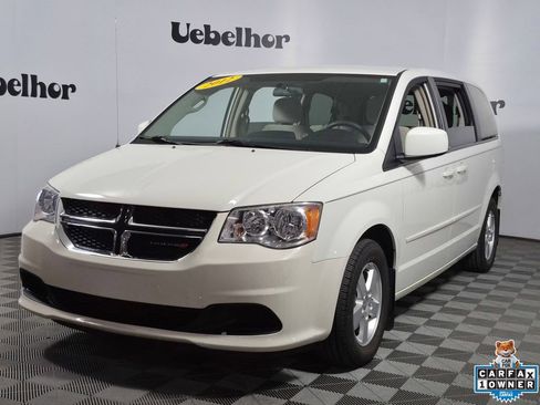 Used 2012 Dodge Grand Caravan SE FWD image 3
