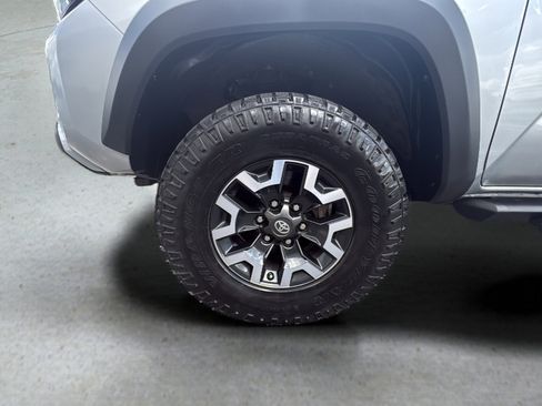 Used 2022 Toyota Tacoma TRD Off-Road image 15