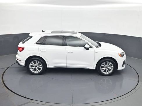 Used 2021 Audi Q3 2.0T Premium w/ Convenience Package AWD/4WD image 16