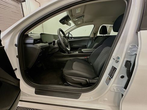 Used 2025 Kia K5 LXS image 13