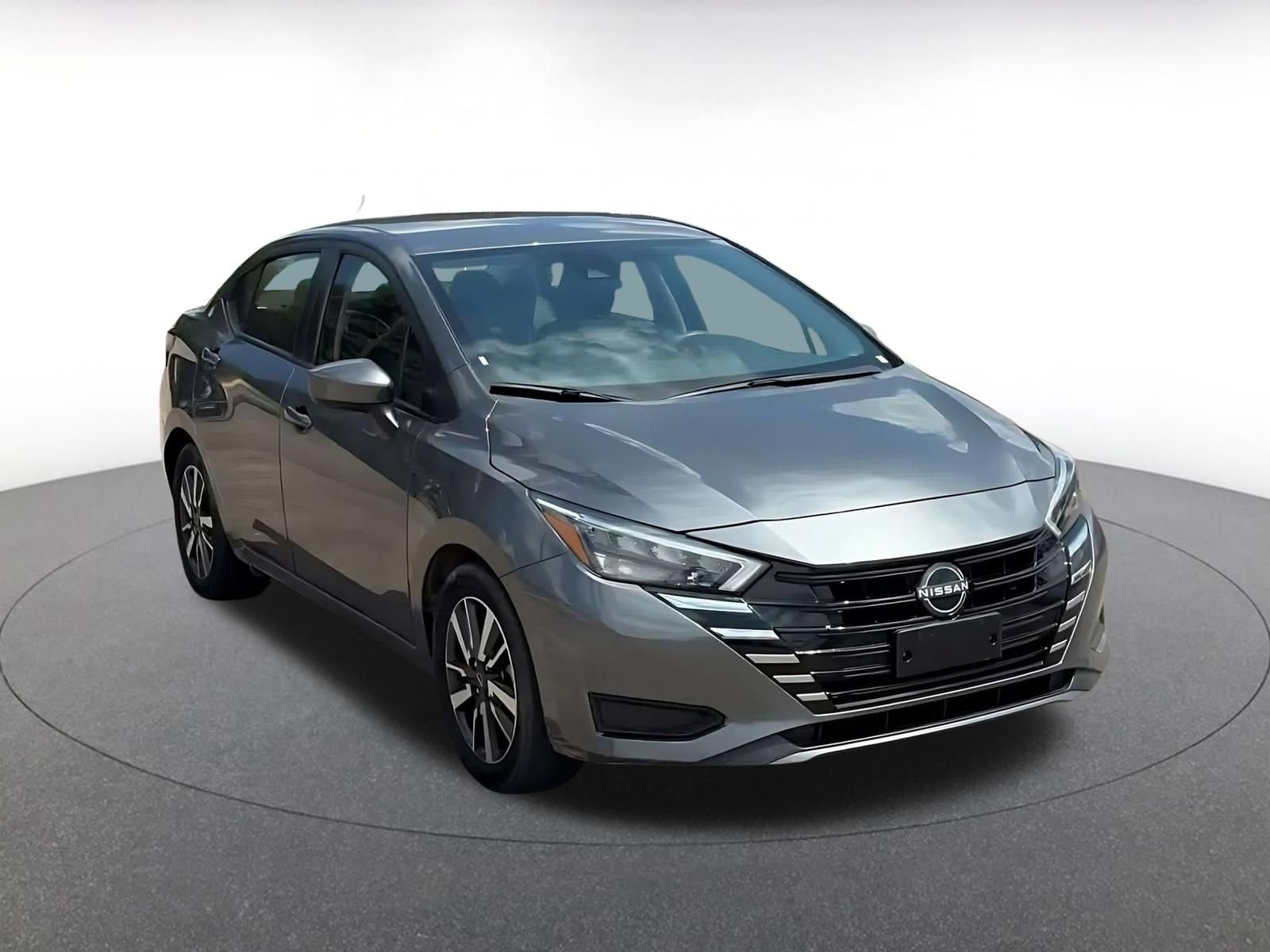 Used 2025 Nissan Versa SV FWD image 3