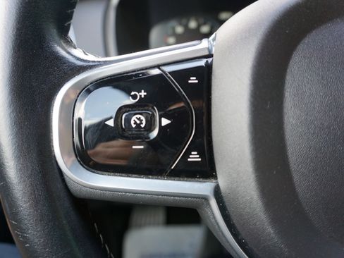 Used 2017 Volvo XC90 T6 Momentum w/ Vision Package AWD/4WD image 35