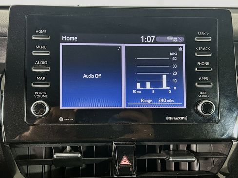 Used 2021 Toyota Camry SE image 19