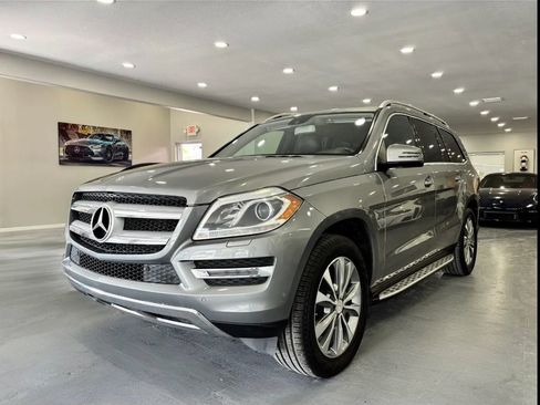 Used 2014 Mercedes-Benz GL 450 GL 450 4MATIC Sport Utility 4D image 3