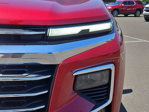 Used 2024 Chevrolet Traverse LT FWD image 9