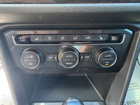 Used 2018 Volkswagen Tiguan SEL image 18