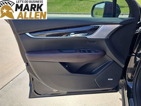 Used 2024 Cadillac XT6 Premium Luxury w/ Technology Package AWD/4WD image 22