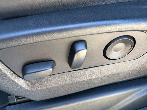 Used 2023 Chevrolet Tahoe LT w/ Luxury Package AWD/4WD image 17