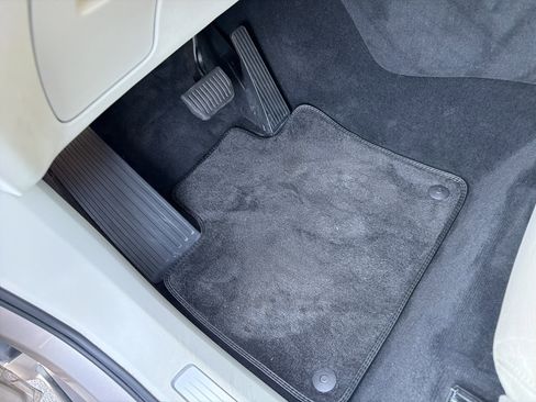 Certified 2023 Volvo XC90 B6 Plus image 17