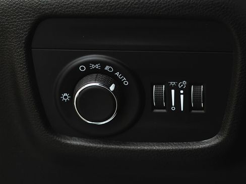 Used 2023 Jeep Grand Cherokee L Laredo image 44