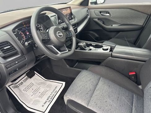 Used 2023 Nissan Rogue SV image 9