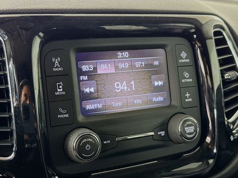 Used 2018 Jeep Compass Altitude image 17