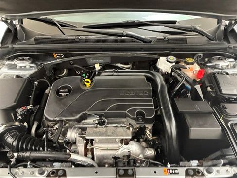 Used 2024 Chevrolet Malibu LT image 11