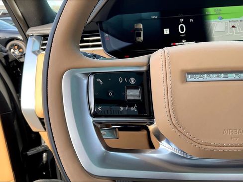 New 2025 Land Rover Range Rover Long Wheelbase SE image 17