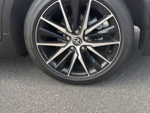 Used 2024 Toyota Camry SE FWD image 11