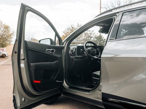 Used 2025 Kia Sportage X-Line image 16