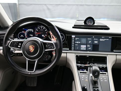 Used 2018 Porsche Panamera 4S w/ Premium Package Plus image 11