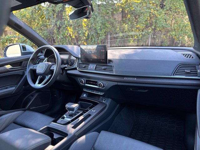 Used 2024 Audi Q5 e Premium Plus w/ Premium Plus Package AWD/4WD image 19