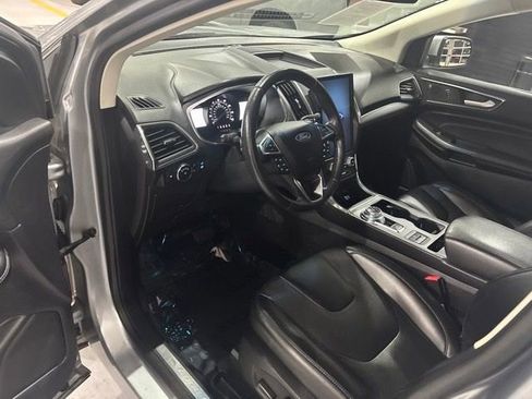Used 2021 Ford Edge Titanium AWD/4WD image 13