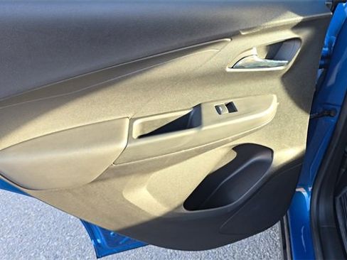Used 2023 Chevrolet Bolt LT image 15