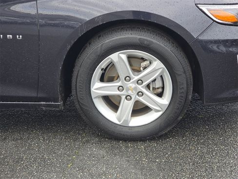 Certified 2023 Chevrolet Malibu LT image 2