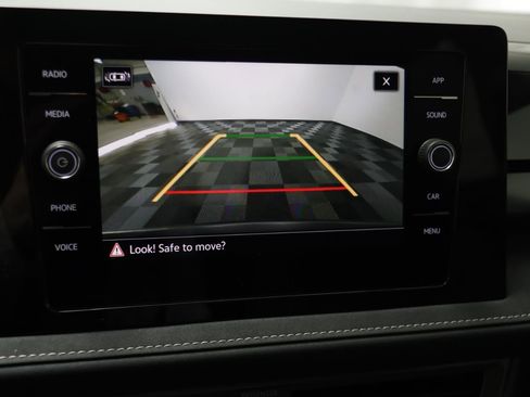 New 2026 Volkswagen Taos SE image 9