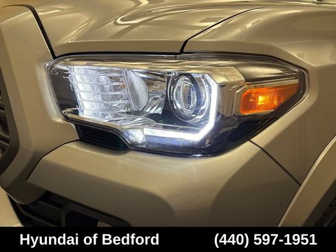 Used 2023 Toyota Tacoma TRD Sport AWD/4WD image 11