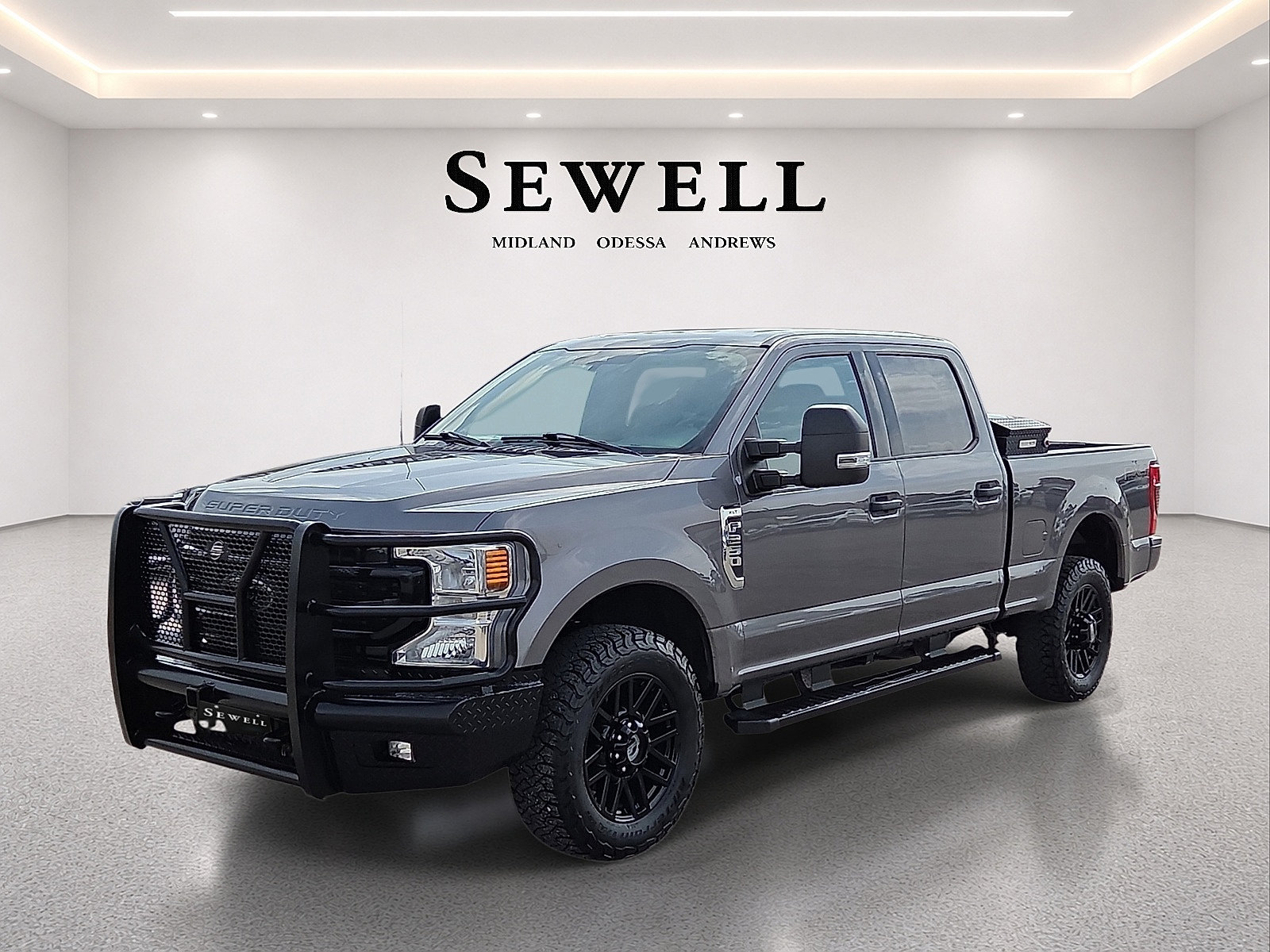 Used 2022 Ford F250 XLT w/ Black Appearance Package AWD/4WD image 1