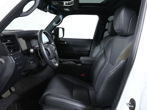 Used 2024 Lexus GX 550 AWD/4WD image 3