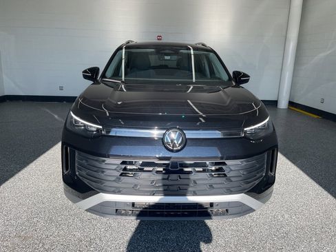 New 2026 Volkswagen Tiguan SE image 10