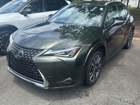 Used 2022 Lexus UX 200 w/ Premium Package FWD image 4