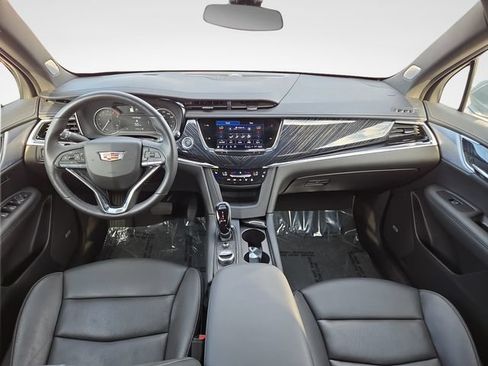 Used 2024 Cadillac XT6 Premium Luxury AWD/4WD image 9