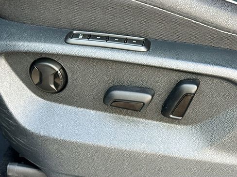 Used 2022 Volkswagen Tiguan SEL R-Line image 24