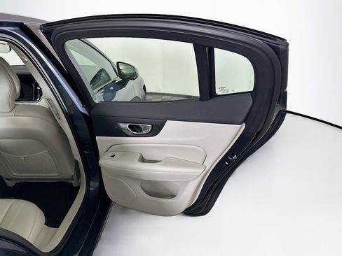 Used 2024 Volvo S60 B5 Core image 30