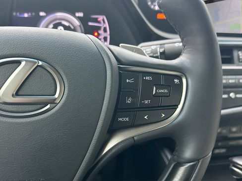 Used 2022 Lexus ES 300h Ultra Luxury w/ Accessory Package 2 FWD image 26