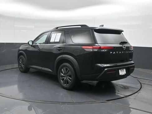 Used 2024 Nissan Pathfinder SV AWD/4WD image 8