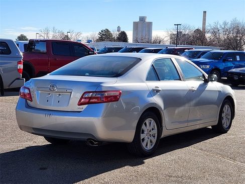 Used 2007 Toyota Camry XLE image 3