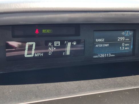 Used 2016 Toyota Prius V Three FWD image 18