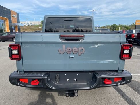 New 2025 Jeep Gladiator Rubicon AWD/4WD image 4